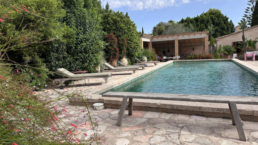 poolside